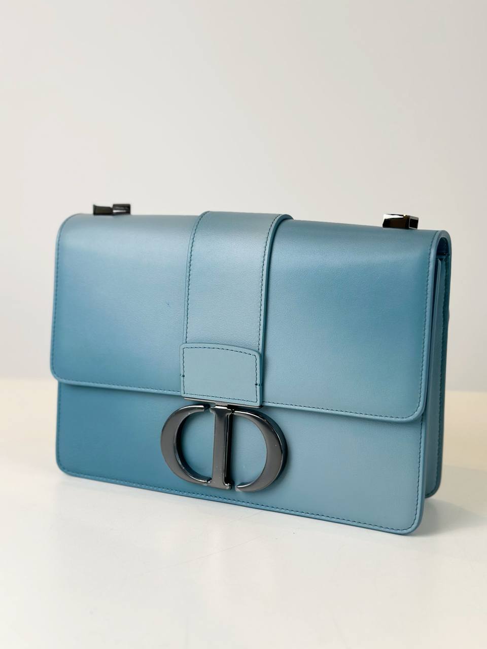 CHRISTIAN DIOR 30 MONTAIGNE MEDIUM CALFSKIN GRADIENT BLUE BAG