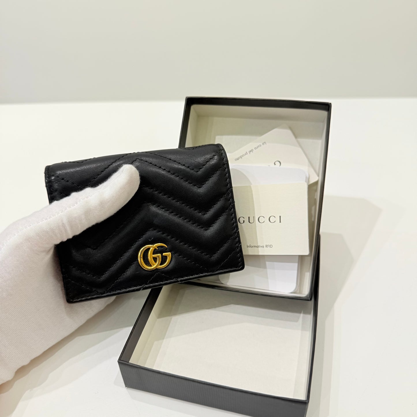 Gucci cards holder & original box