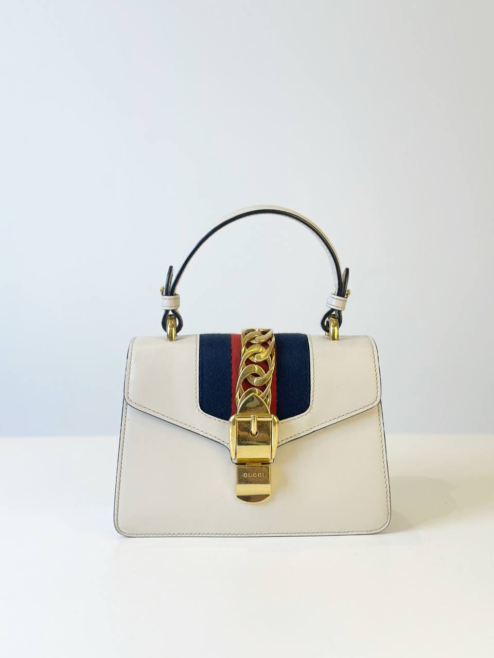 GUCCI OFF WHITE LEATHER MINI WEB CHAIN SYLVIE TOP HANDLE BAG
