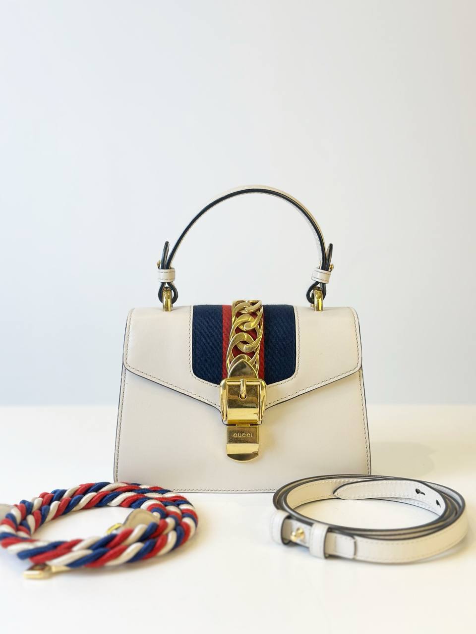 GUCCI OFF WHITE LEATHER MINI WEB CHAIN SYLVIE TOP HANDLE BAG