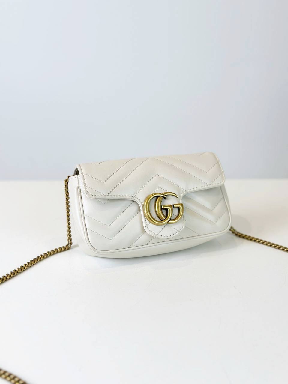 GUCCI GG MARMONT SUPER MINI WHITE CROSSBODY BAG