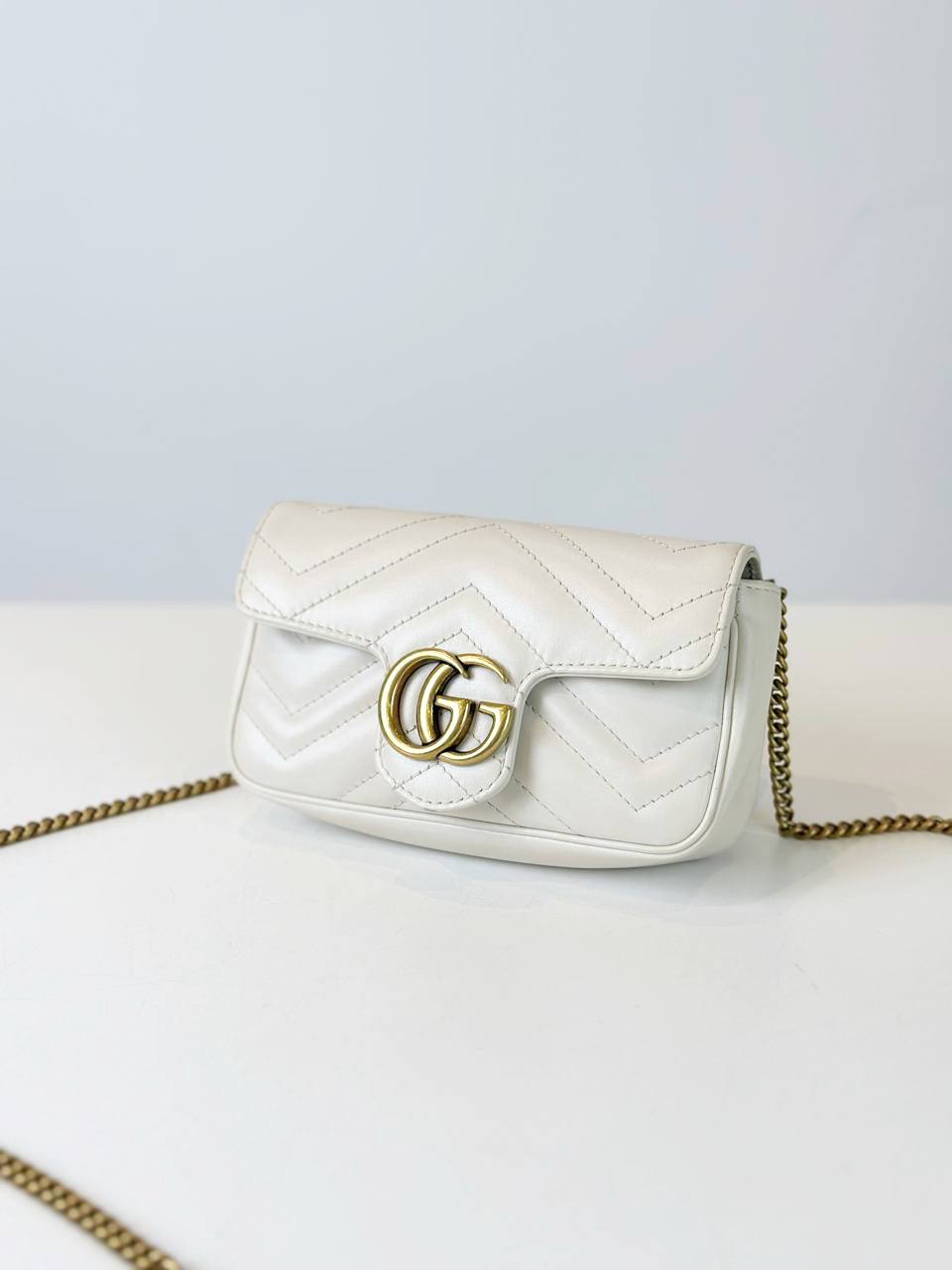 GUCCI GG MARMONT SUPER MINI WHITE CROSSBODY BAG