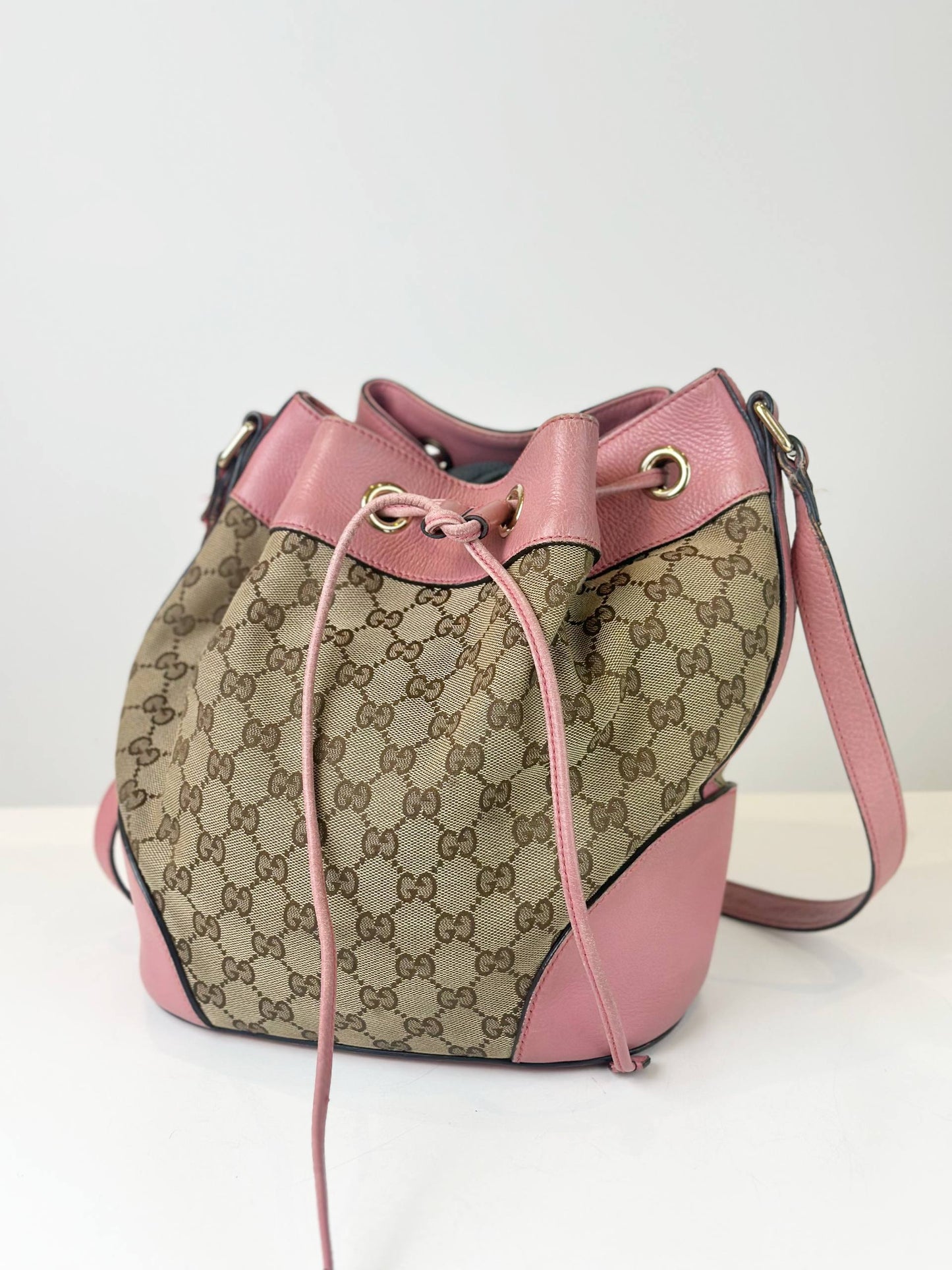 GUCCI BROWN GG CANVAS PINK DRAWSTRING BUCKET BAG