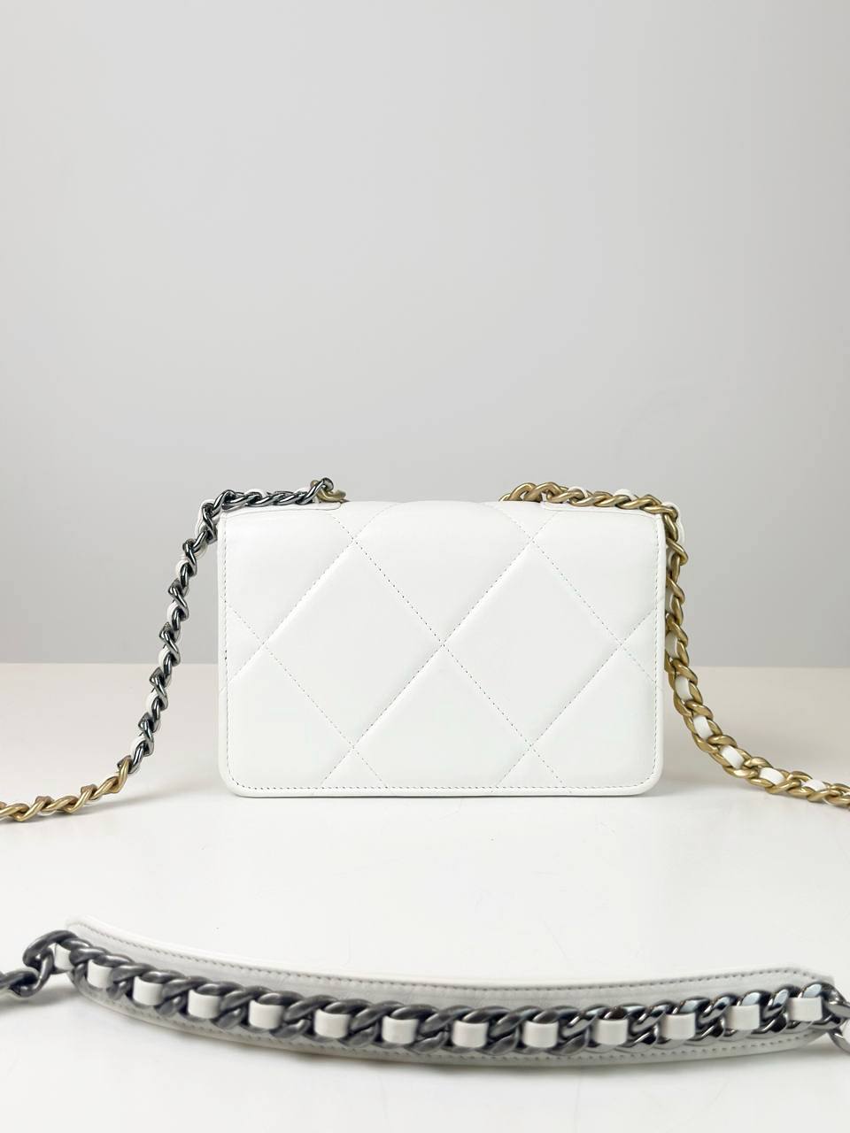 CHANEL QUILTED 19 WHITE WALLET ON CHAIN