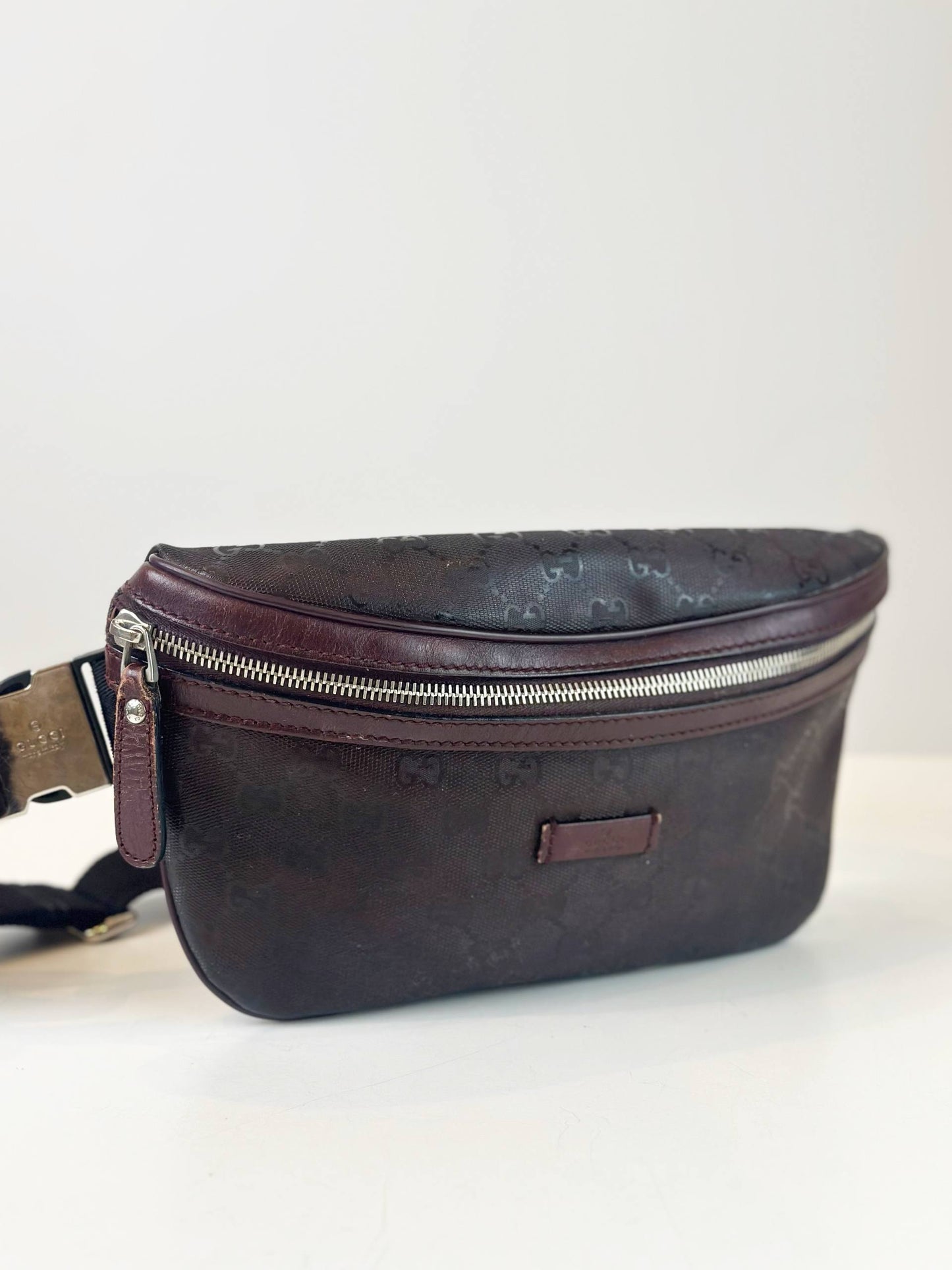 GUCCI GG IMPRIME MAROON BELT BAG