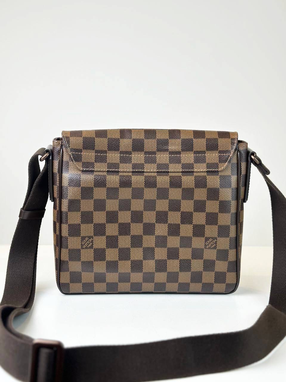 LOUIS VUITTON DAMIER EBENE DISTRICT PM MESSENGER BAG