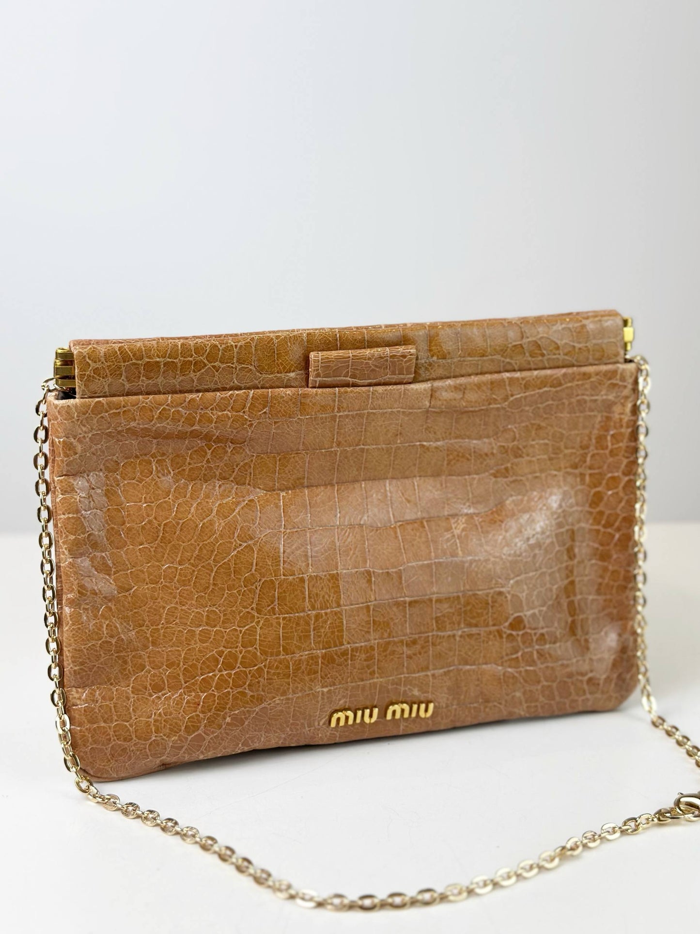 MIUMIU CROC EMBOSSED PATENT LEATHER BROWN CLUTCH
