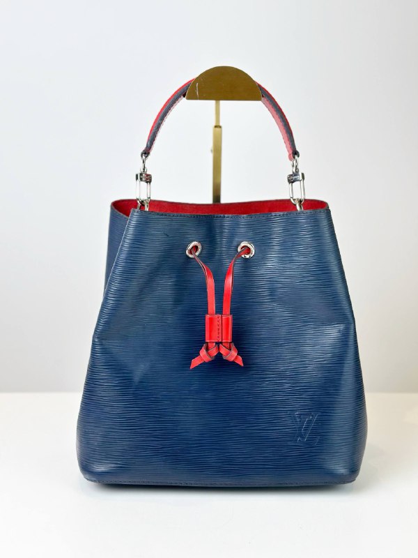 LOUIS VUITTON NEONOE MM EPI LEATHER BLUE BUCKET BAG