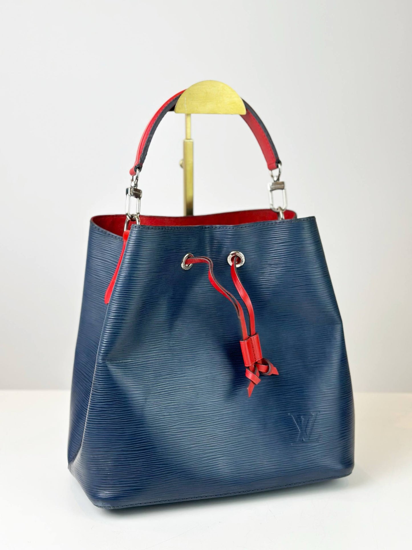 LOUIS VUITTON NEONOE MM EPI LEATHER BLUE BUCKET BAG