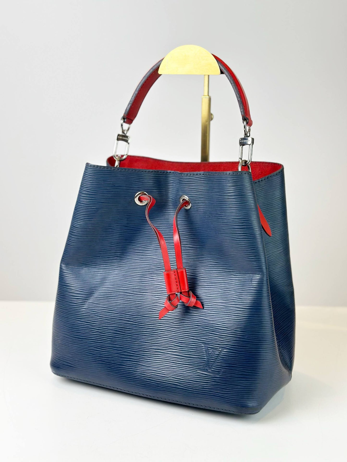 LOUIS VUITTON NEONOE MM EPI LEATHER BLUE BUCKET BAG