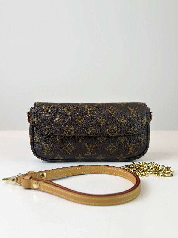 LOUIS VUITTON IVY MONOGRAM WALLET ON CHAIN