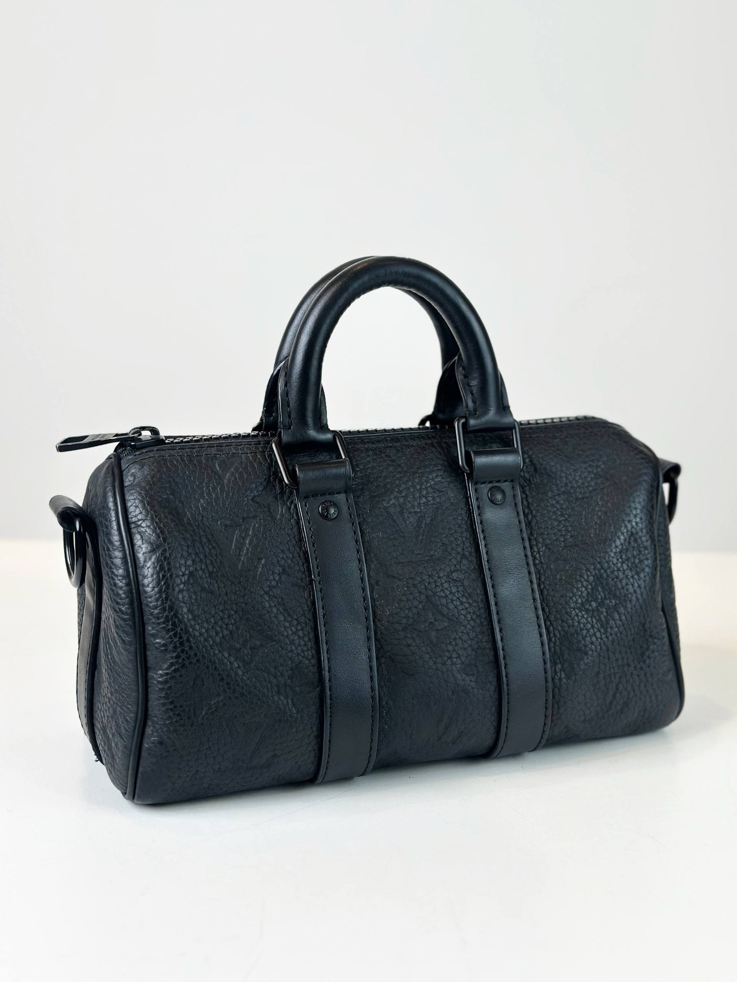 LOUIS VUITTON KEEPALL BANDOULIERE 25 BLACK TAURILLON LEATHER CROSSBODY BAG