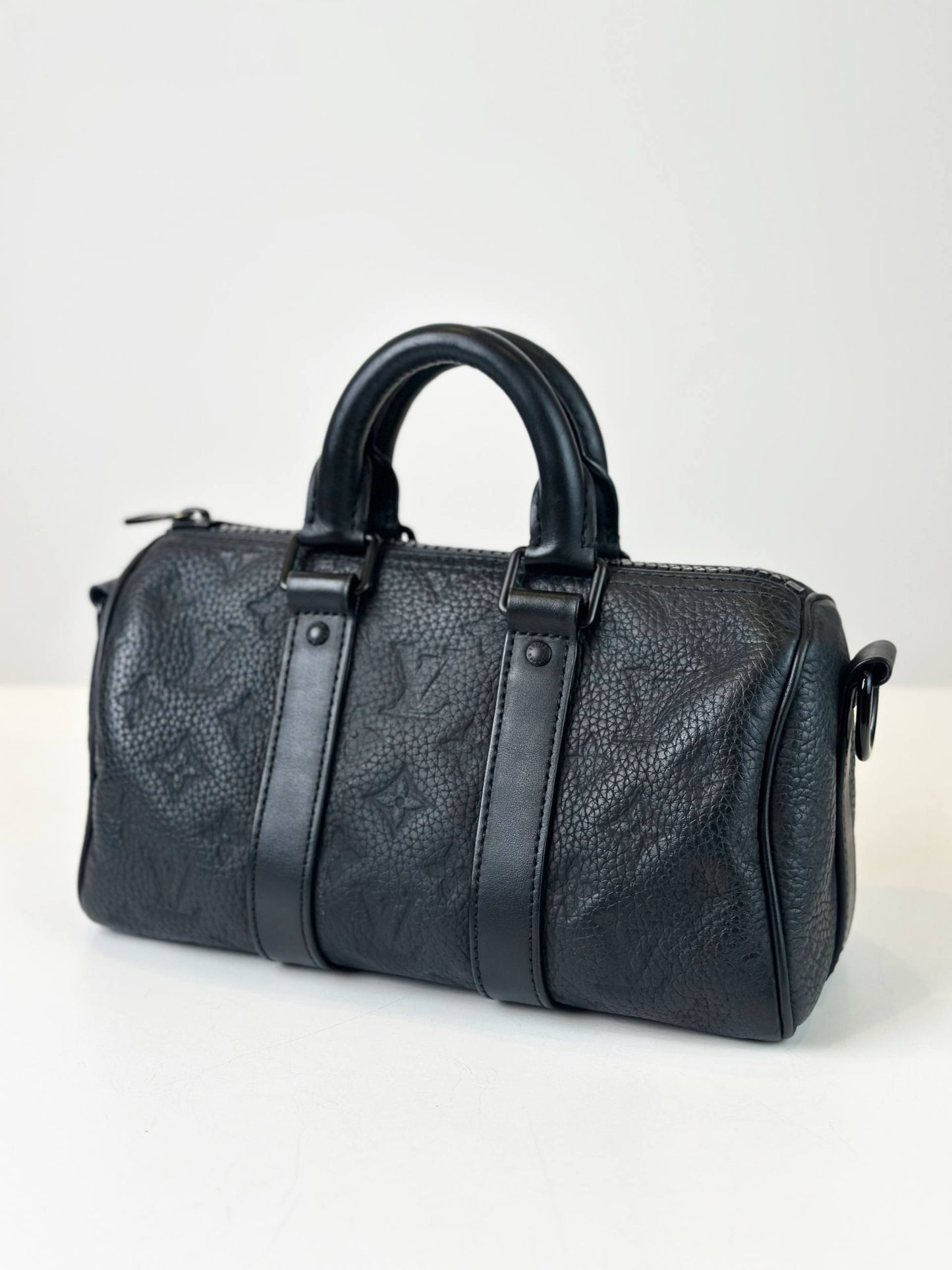 LOUIS VUITTON KEEPALL BANDOULIERE 25 BLACK TAURILLON LEATHER CROSSBODY BAG