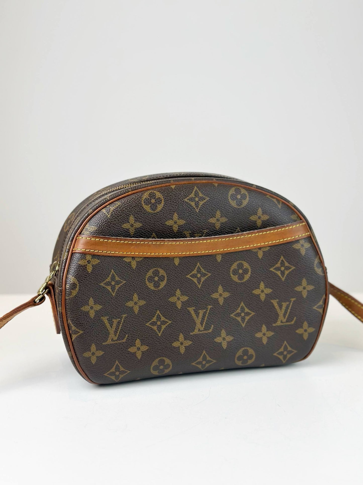 LOUIS VUITTON BLOIS MONOGRAM CROSSBODY BAG