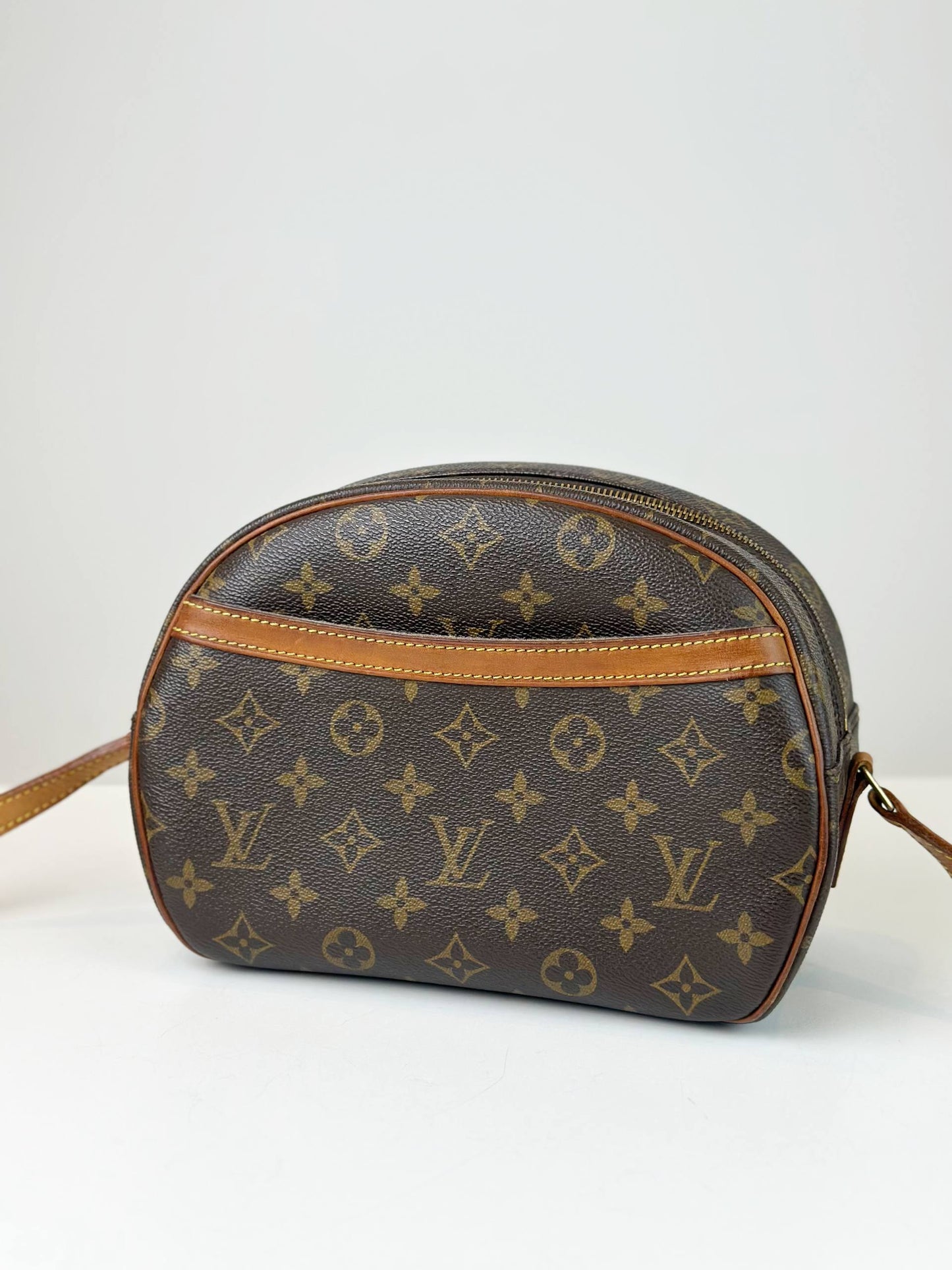 LOUIS VUITTON BLOIS MONOGRAM CROSSBODY BAG