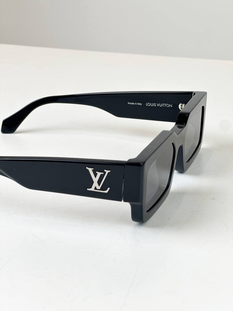 LOUIS VUITTON CLASH LOW SQUARE SUNGLASSES
