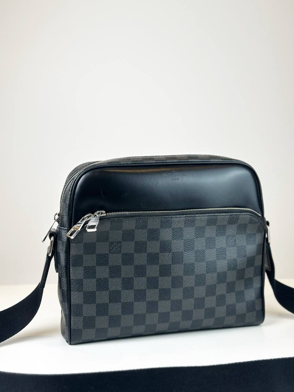 LOUIS VUITTON DAMIER GRAPHITE DAYTON PM MESSENGER BAG