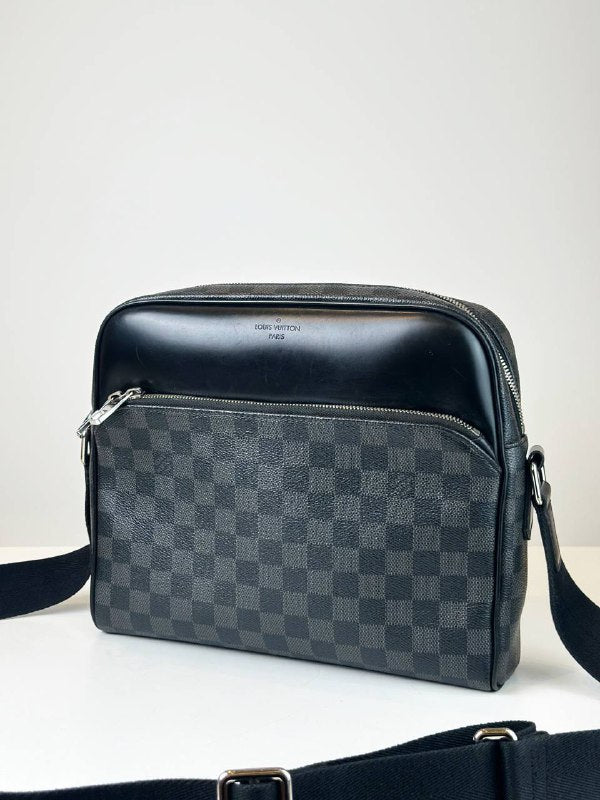 LOUIS VUITTON DAMIER GRAPHITE DAYTON PM MESSENGER BAG