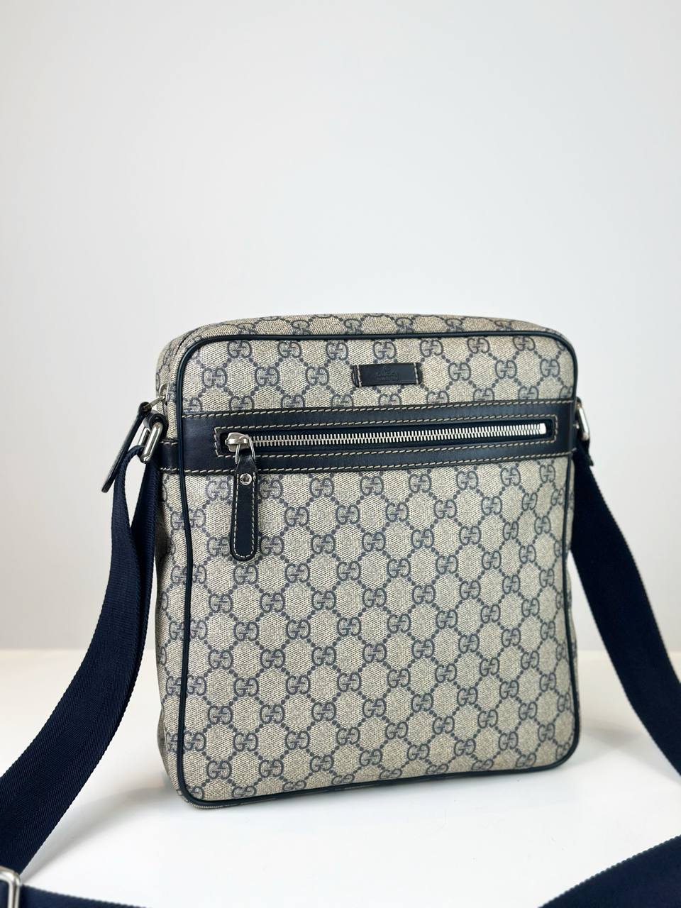GUCCI GG SUPREME CRSSBODY BAG