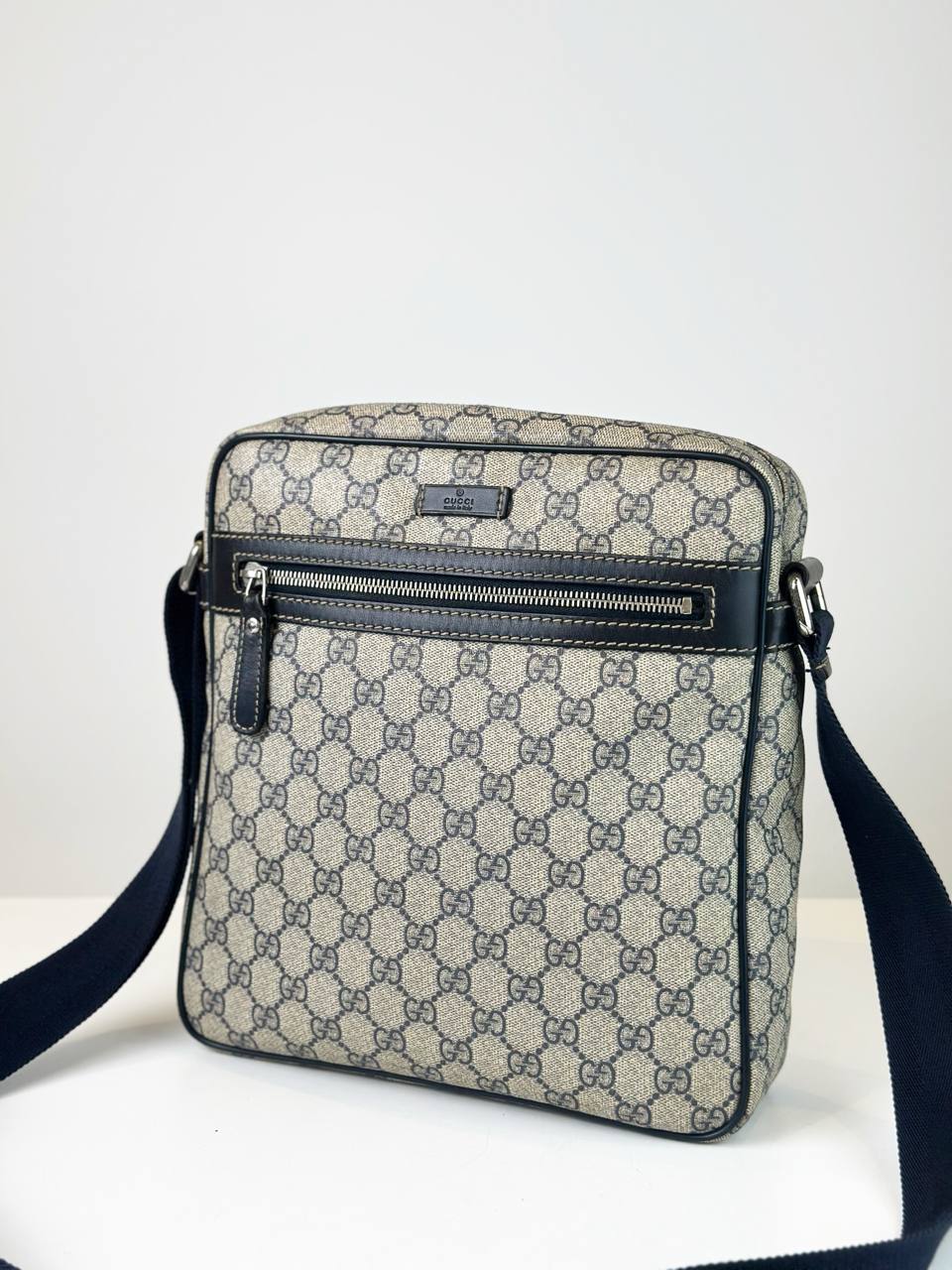 GUCCI GG SUPREME CRSSBODY BAG