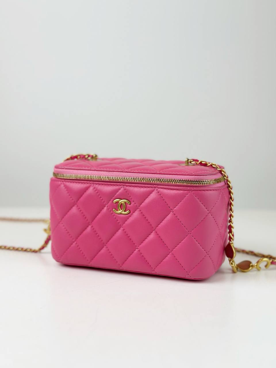 CHANEL SMALL COCO HEARTS PINK VANITY CASE