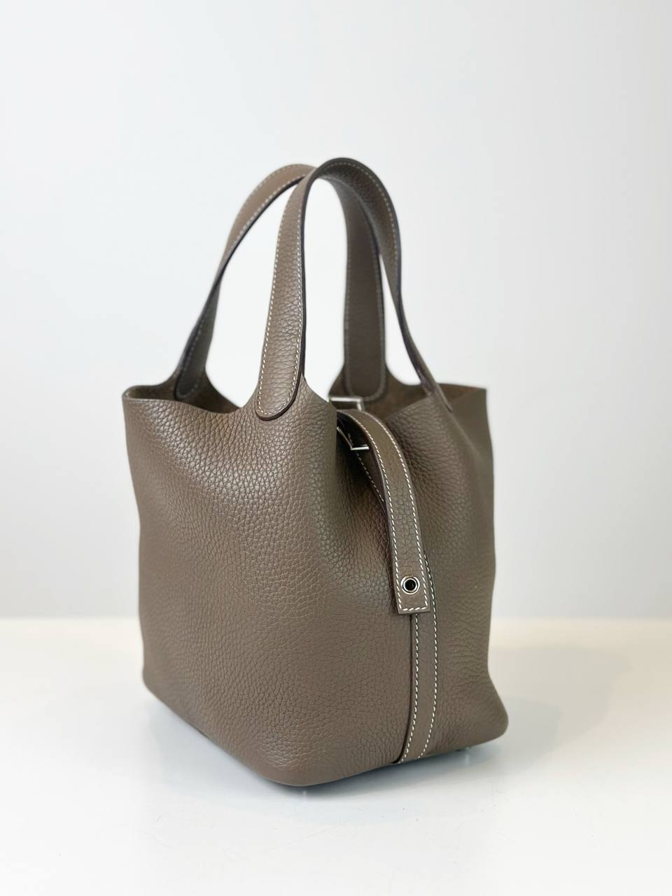 HERMES PICOTIN LOCK 18 IN ETOUPE TAURILLION CLEMENCE LEATHER