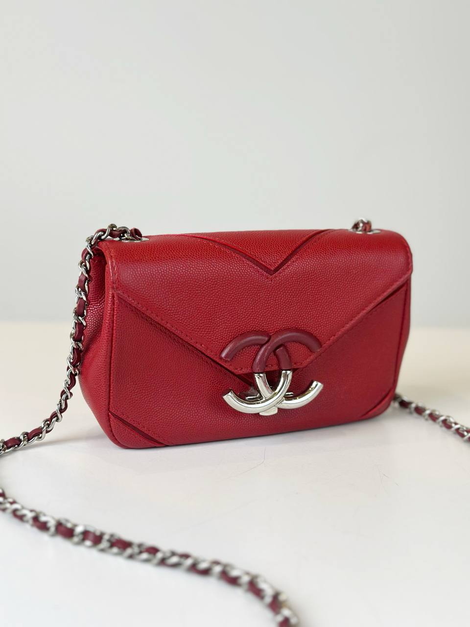 CHANEL MACRO CHEVRON FLAP CAVIAR RED CROSSBODY BAG