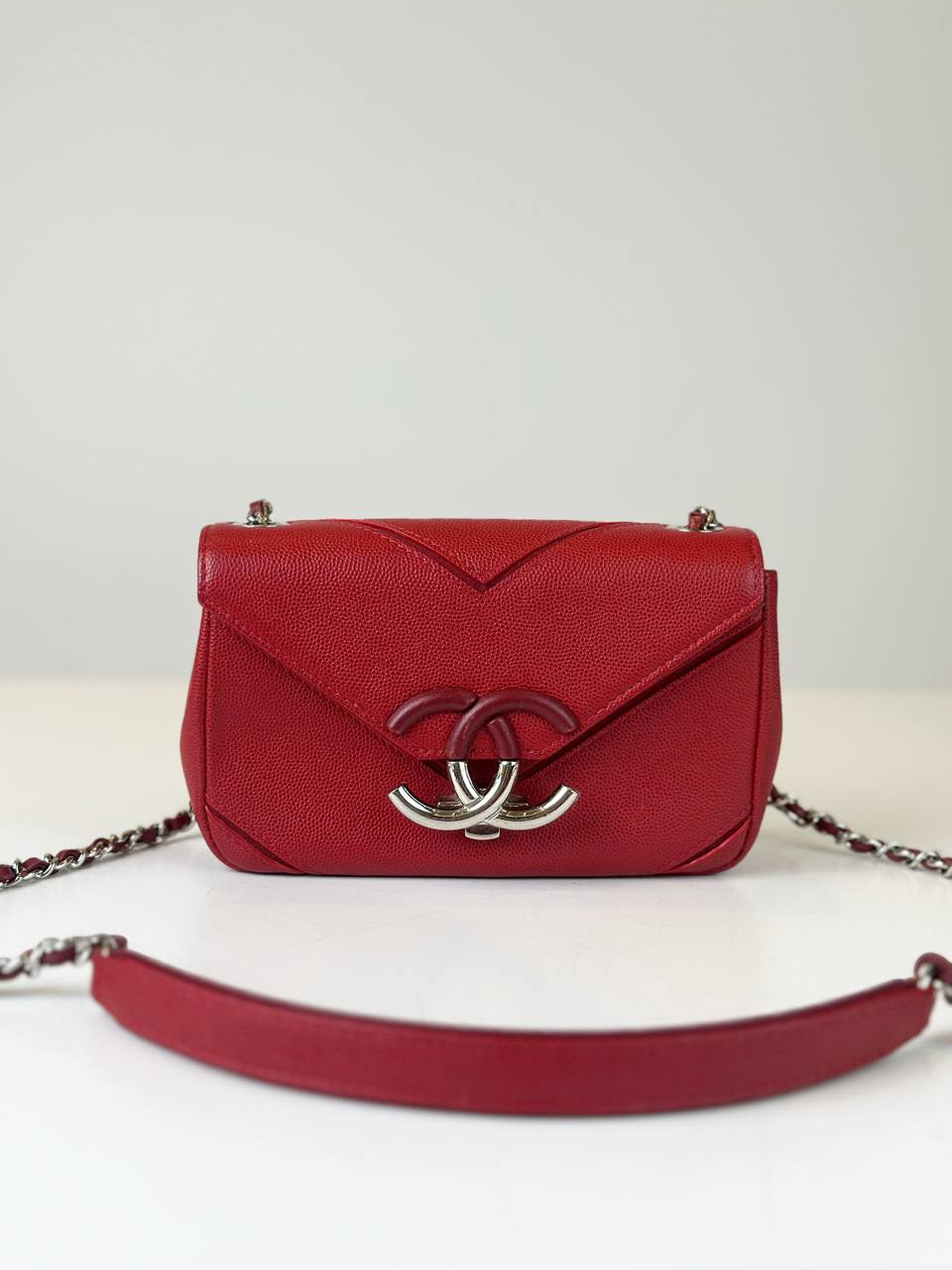 CHANEL MACRO CHEVRON FLAP CAVIAR RED CROSSBODY BAG