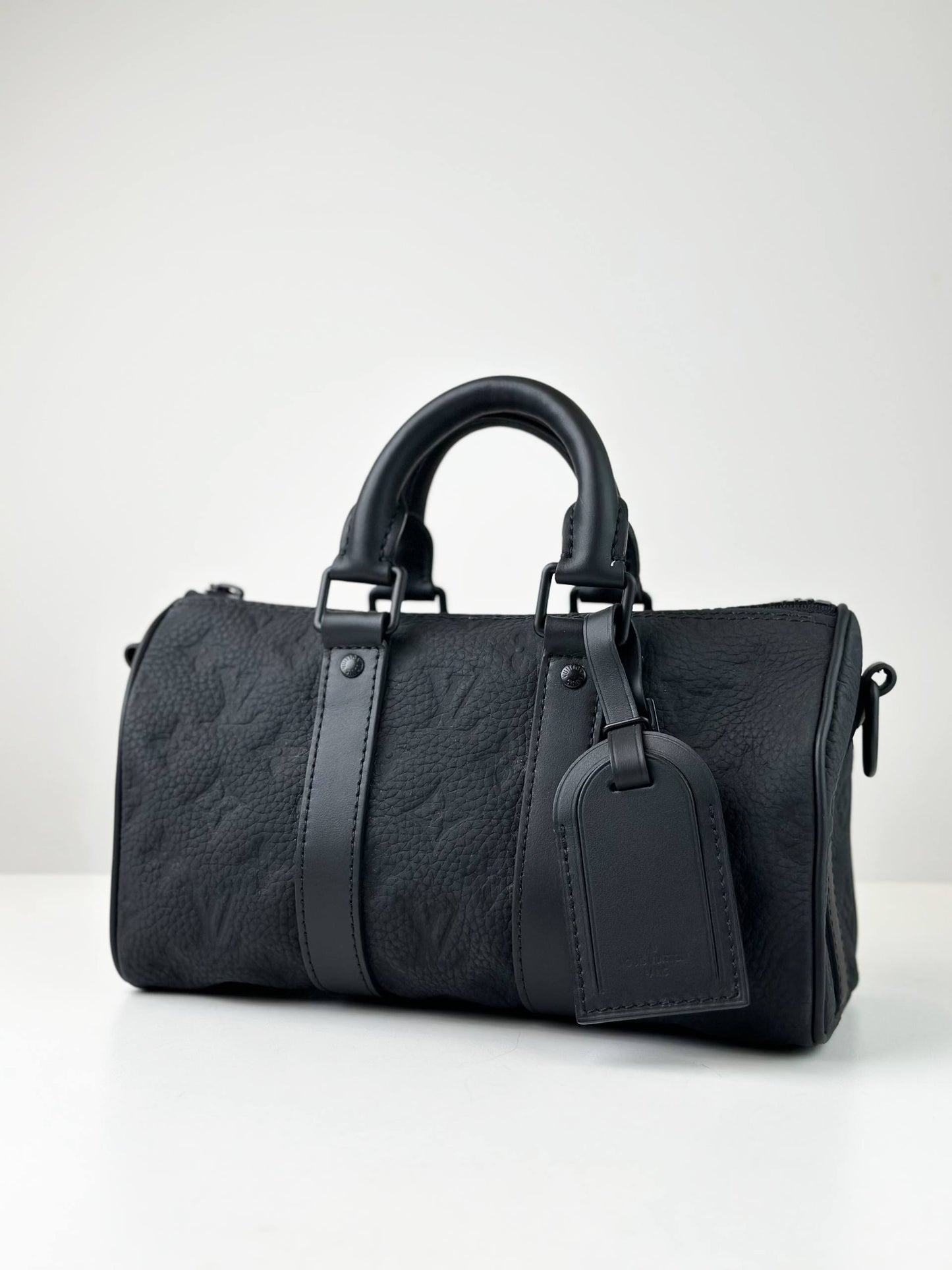 LOUIS VUITTON KEEPALL 25 BANDOULIERE BLACK TAURILLON LEATHER CROSSBODY BAG