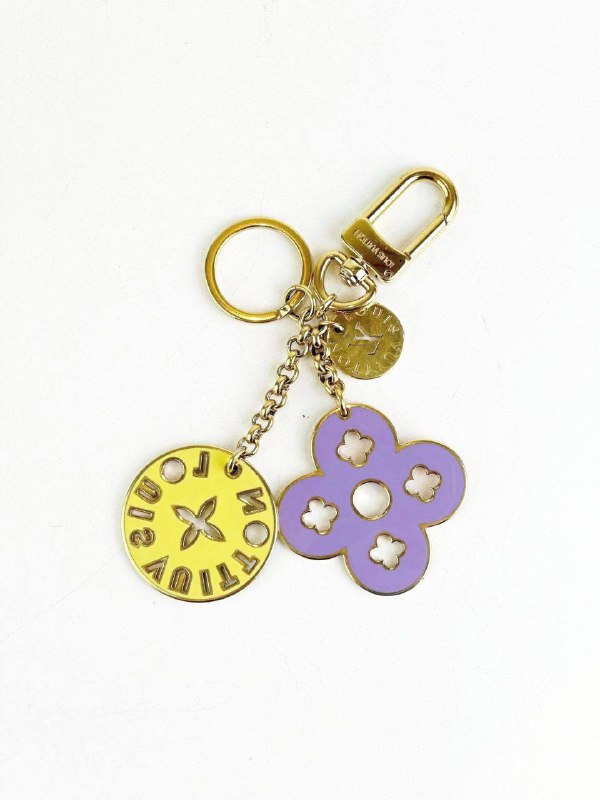 LOUIS VUITTON LOOPING FLEUR PASTEL KEY CHARM