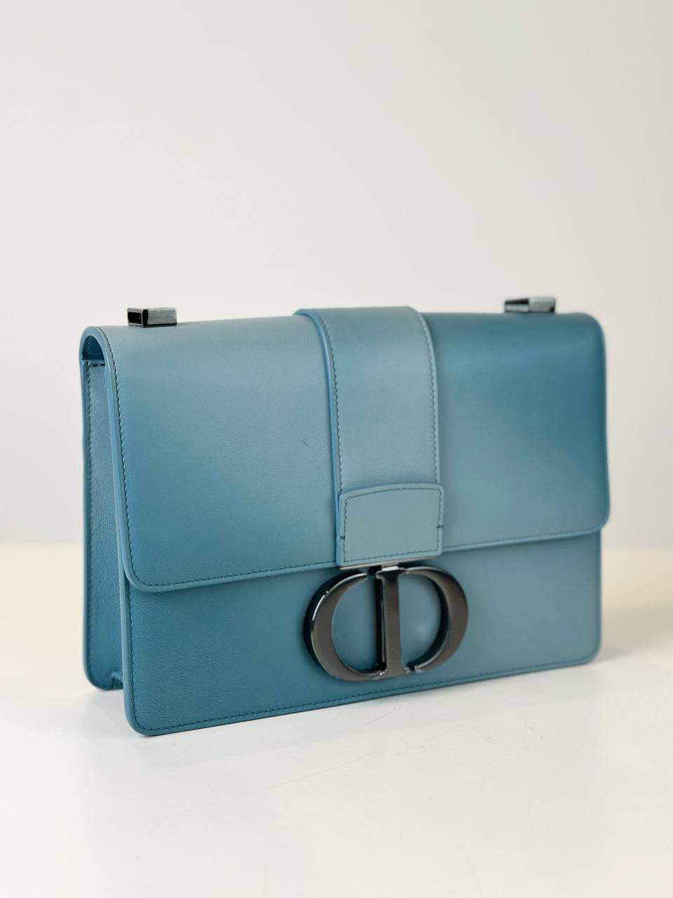 CHRISTIAN DIOR 30 MONTAIGNE MEDIUM CALFSKIN GRADIENT BLUE BAG