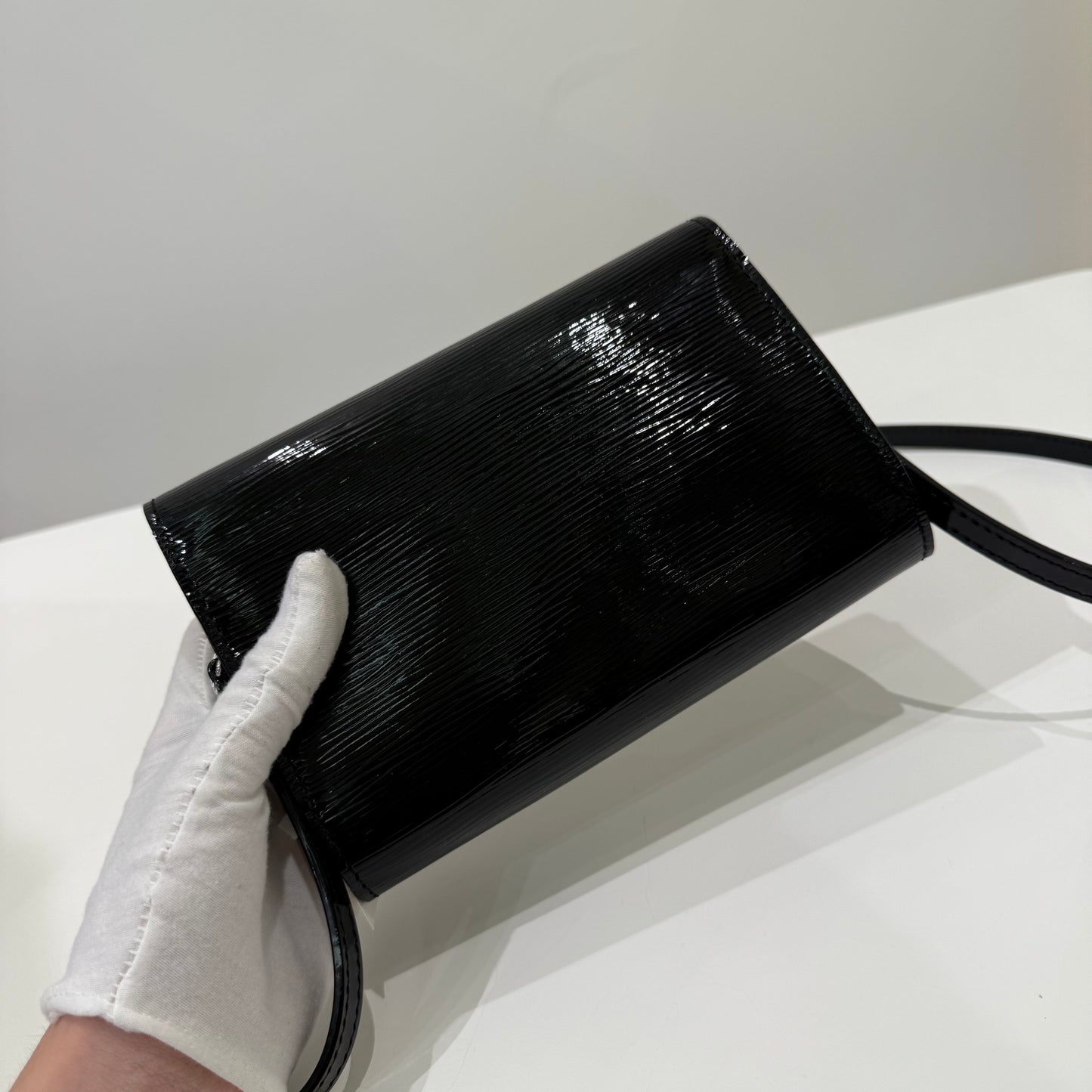 LV Black Epi Patent Leather Portable Bag