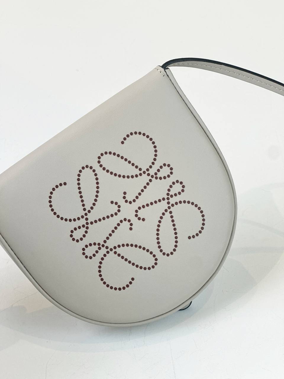 LOEWE SMALL HEEL POUCH