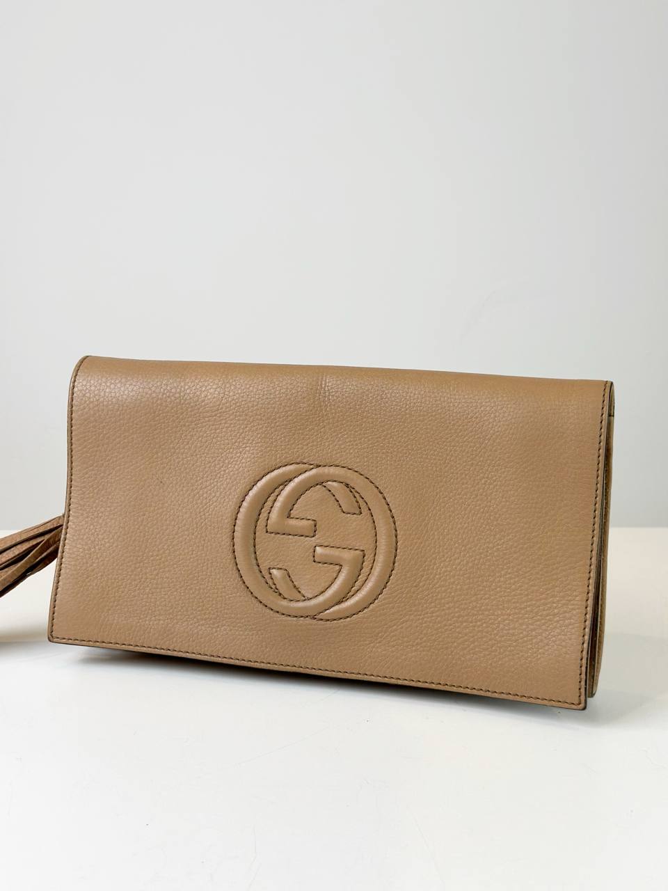 GUCCI POCHETTE SOHO BEIGE CLUTCH