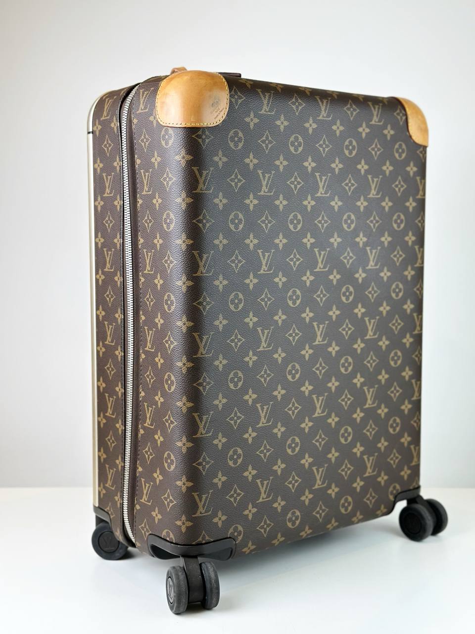 LOUIS VUITTON HORIZON 50 LUGGAGE