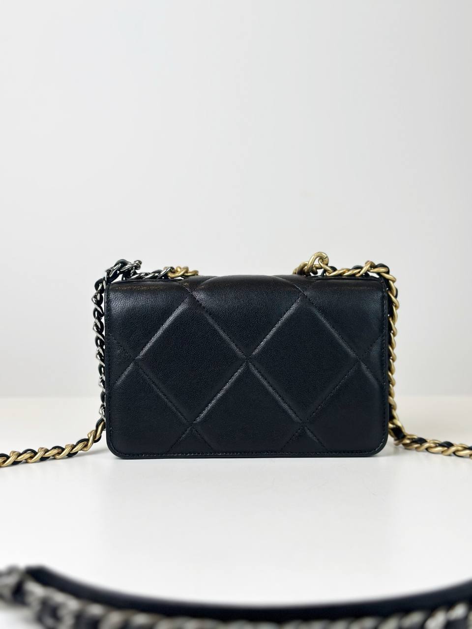 CHANEL QUILTED 19 BLACK WALLET ON CHAIN
