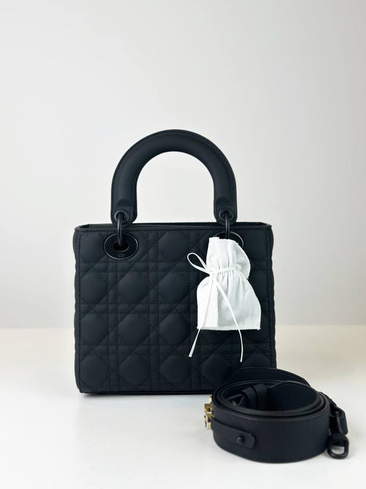 DIOR LADY DIOR MEDIUM BLACK GRAINED CANNAGE CALFSKIN HANDBAG WITH STRAP