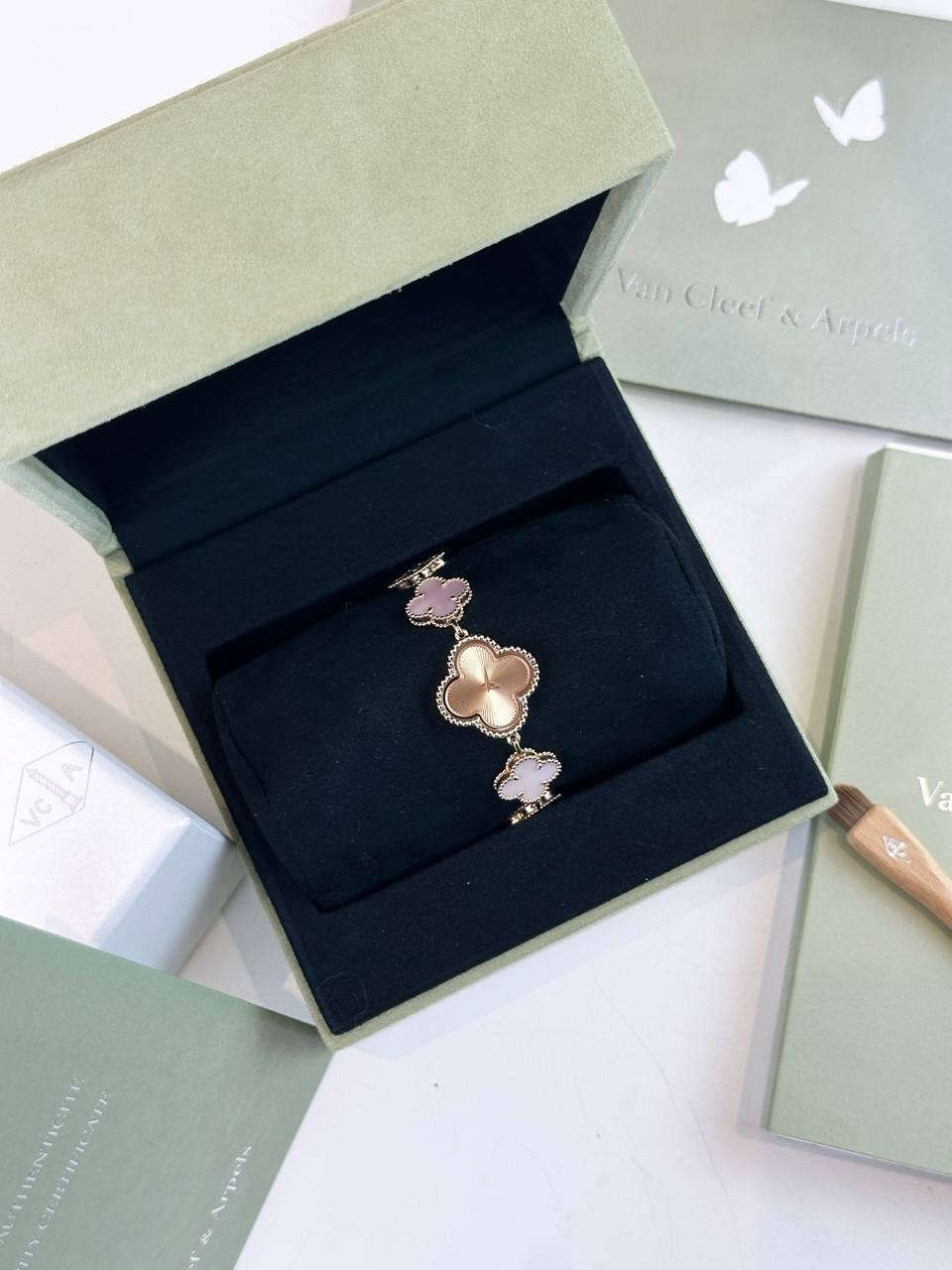 VCA VAN CLEEF & ARPELS SWEET ALHAMBRA ROSE UILLOCHE AND GOLD PINK MOTHER OF PEARL BRACELET QUARTZ WATCH