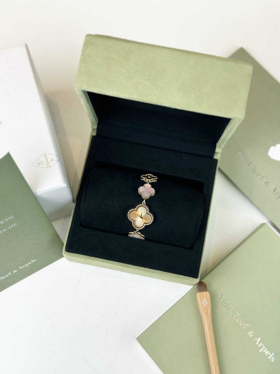 VCA VAN CLEEF & ARPELS SWEET ALHAMBRA ROSE UILLOCHE AND GOLD PINK MOTHER OF PEARL BRACELET QUARTZ WATCH