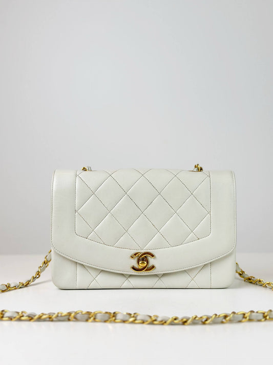 CHANEL VINTAGE WHITE DIANE SHOULDER BAG