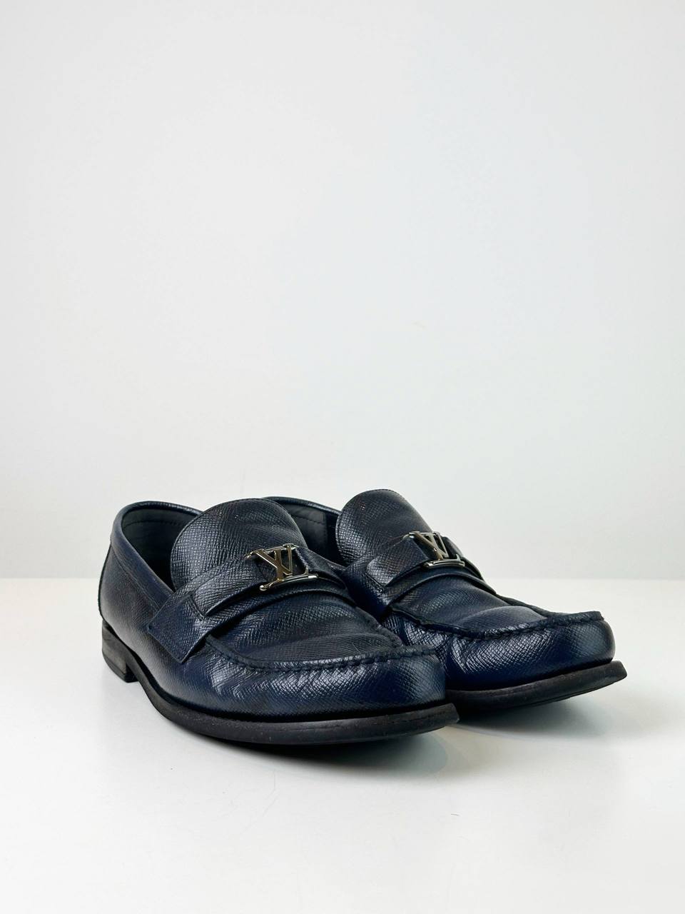 LOUIS VUITTON NAVY BLUE MAJOR LOAFERS