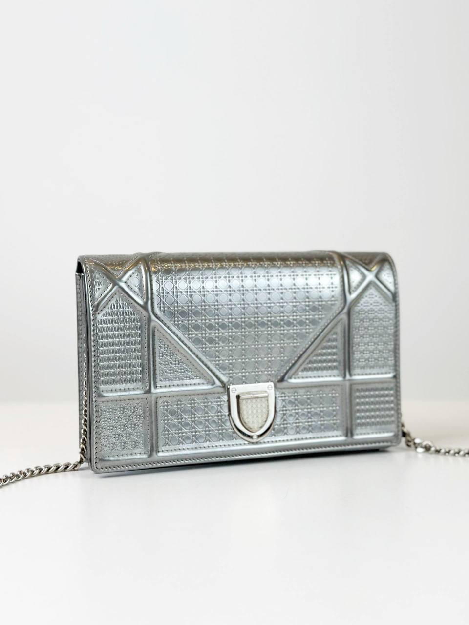 DIOR DIORAMA MICROCANNAGE METALLIC SILVER WALLET ON CHAIN