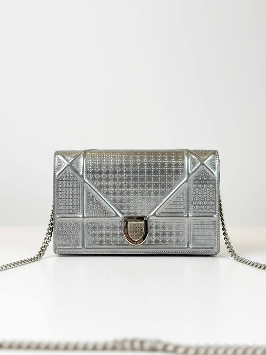 DIOR DIORAMA MICROCANNAGE METALLIC SILVER WALLET ON CHAIN