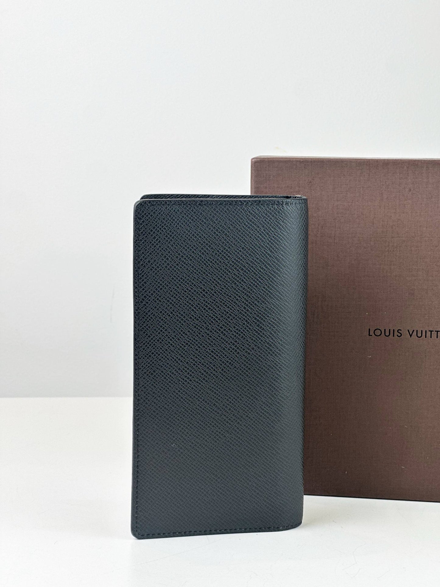 LOUIS VUITTON GREY TAIGA BRAZZA LONG WALLET