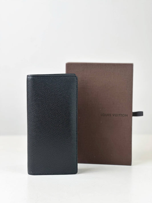 LOUIS VUITTON GREY TAIGA BRAZZA LONG WALLET