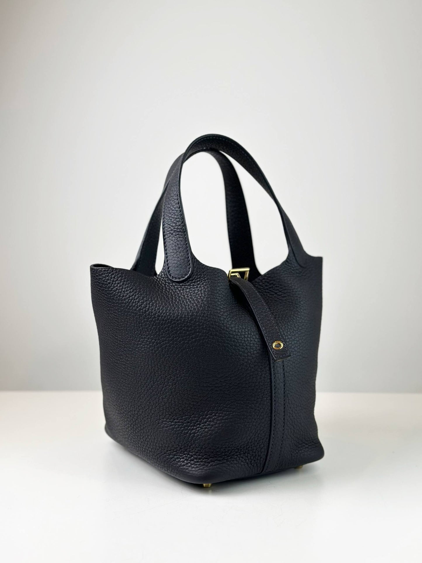 HERMES PICOTIN LOCK 18 IN NOIR TAURILLION CLEMENCE LEATHER GHW