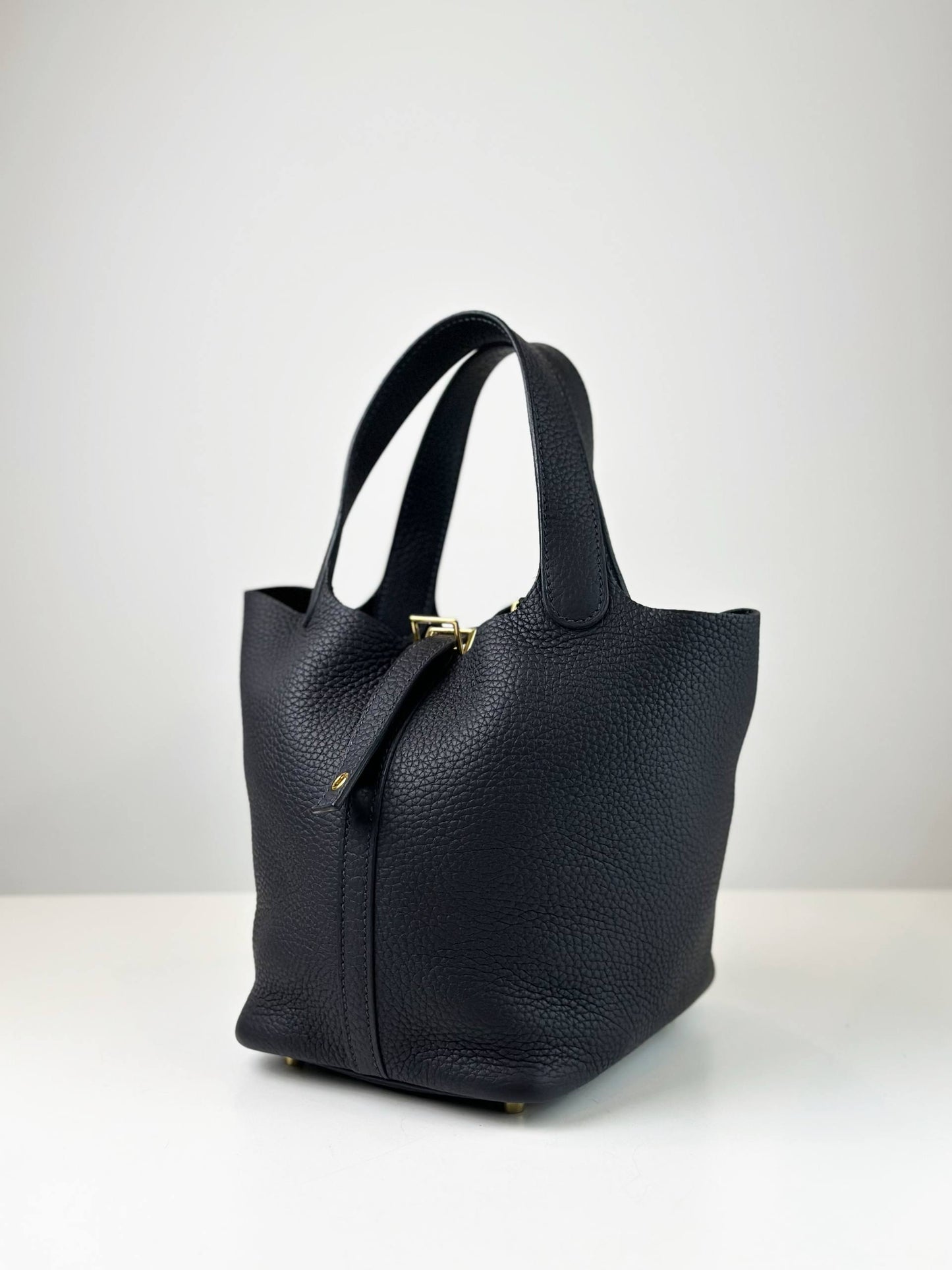 HERMES PICOTIN LOCK 18 IN NOIR TAURILLION CLEMENCE LEATHER GHW