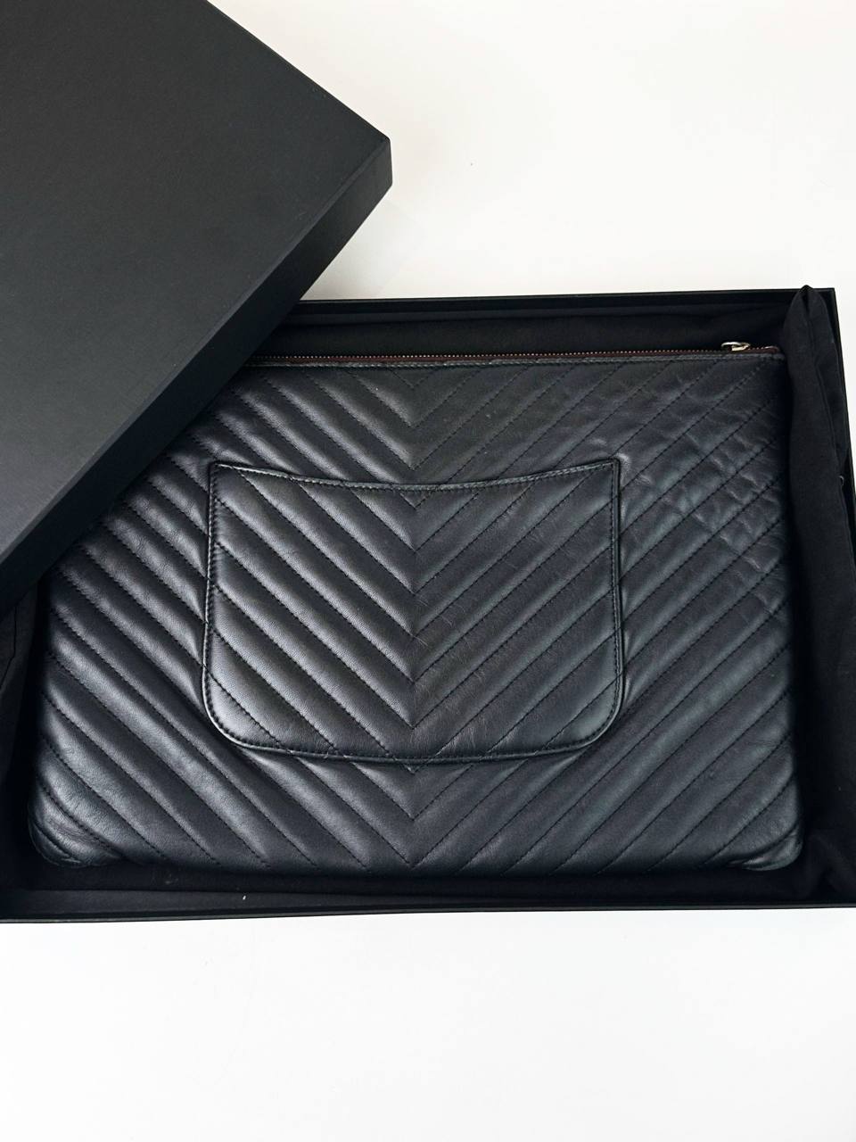 CHANEL BLACK CHEVRON O CASE CLUTCH GHW