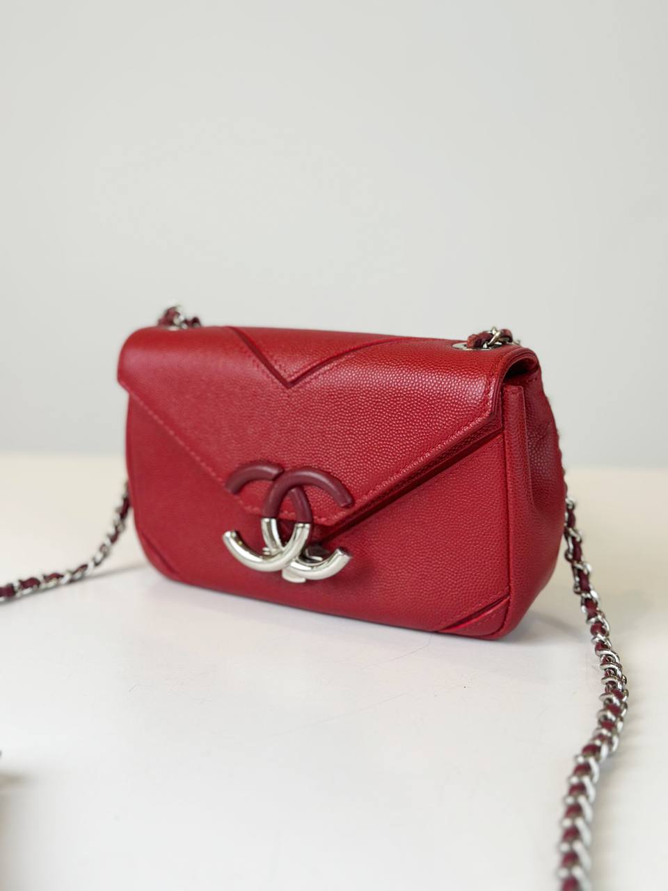 CHANEL MACRO CHEVRON FLAP CAVIAR RED CROSSBODY BAG