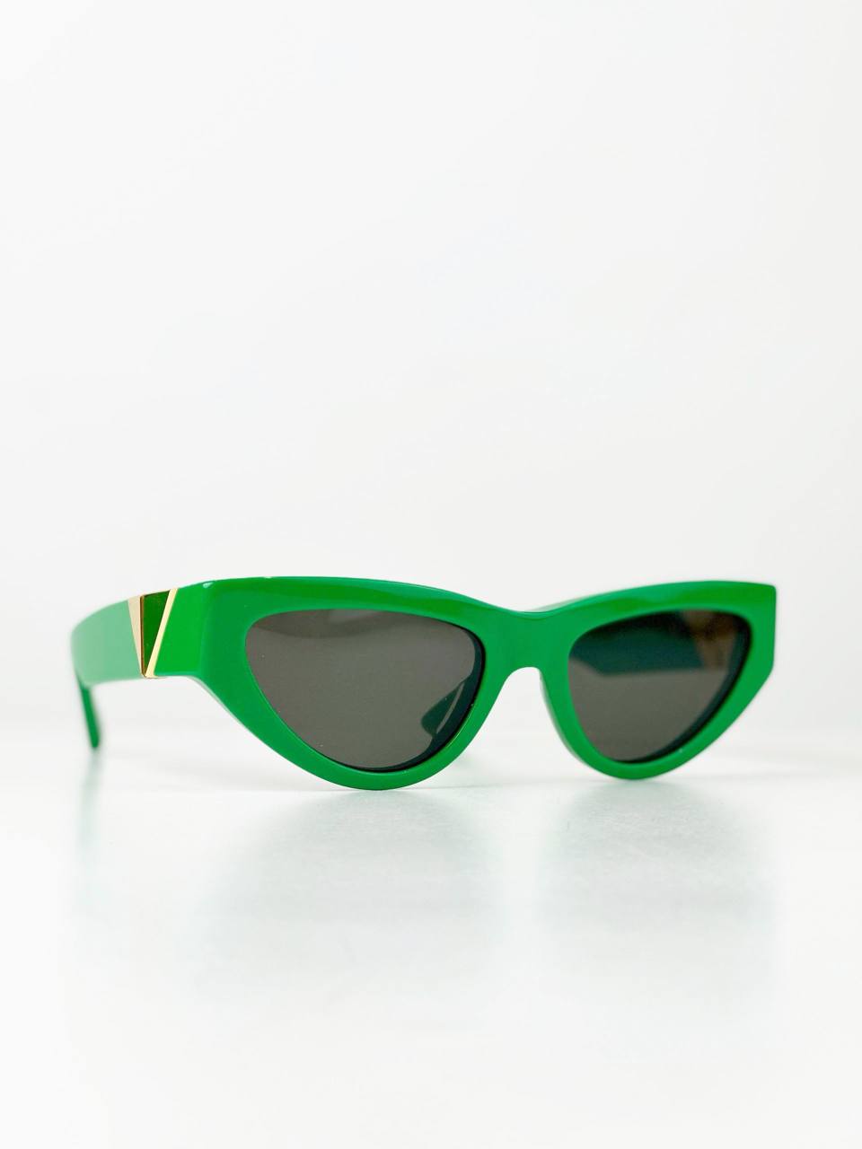 BOTTEGA VENETA CAT EYE GREEN SUNGLASSES